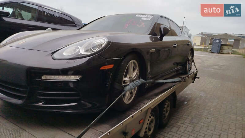 Фастбэк Porsche Panamera 2013 в Киеве