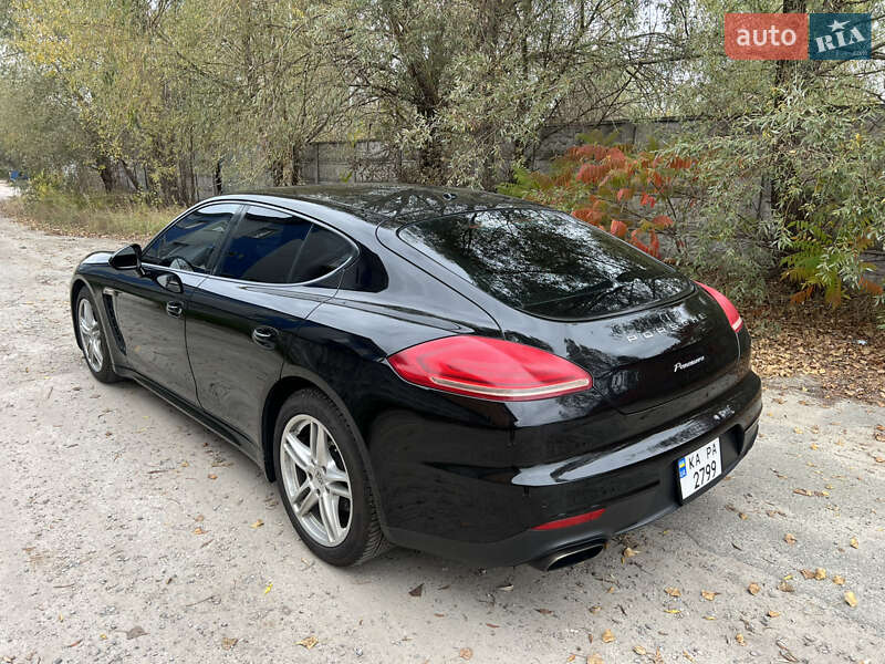Фастбэк Porsche Panamera 2013 в Киеве