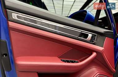 Фастбэк Porsche Panamera 2018 в 