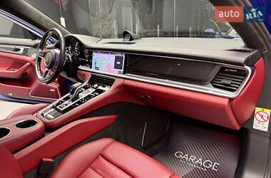Фастбэк Porsche Panamera 2018 в 