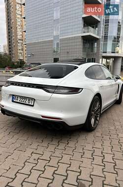 Фастбэк Porsche Panamera 2023 в 