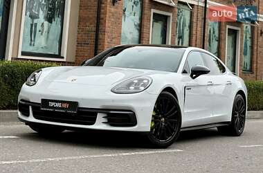 Фастбэк Porsche Panamera 2017 в Киеве