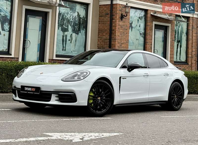 Фастбэк Porsche Panamera 2017 в Киеве фото 6 Фастбэк Porsche Panamera 2017 в Киеве