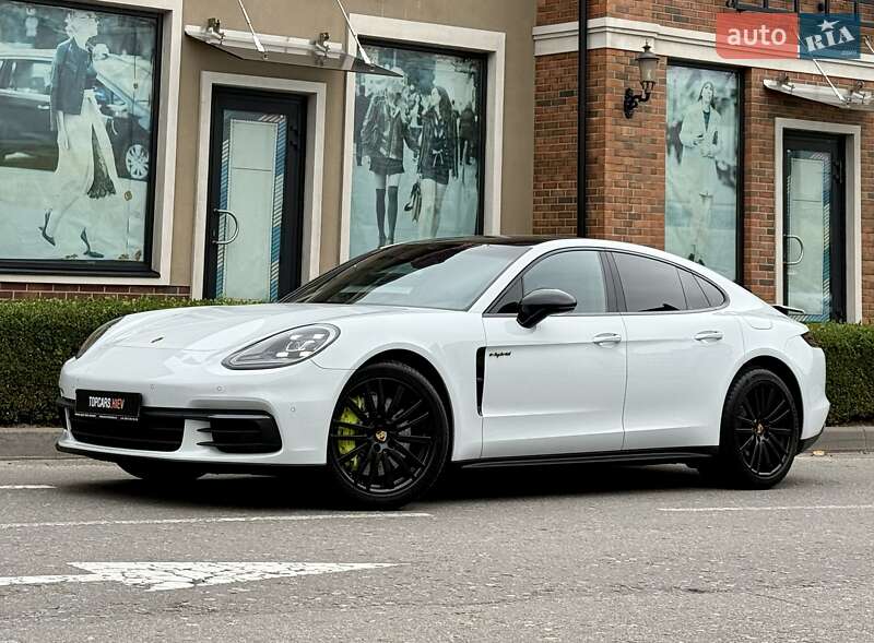 Фастбэк Porsche Panamera 2017 в Киеве фото 7 Фастбэк Porsche Panamera 2017 в Киеве