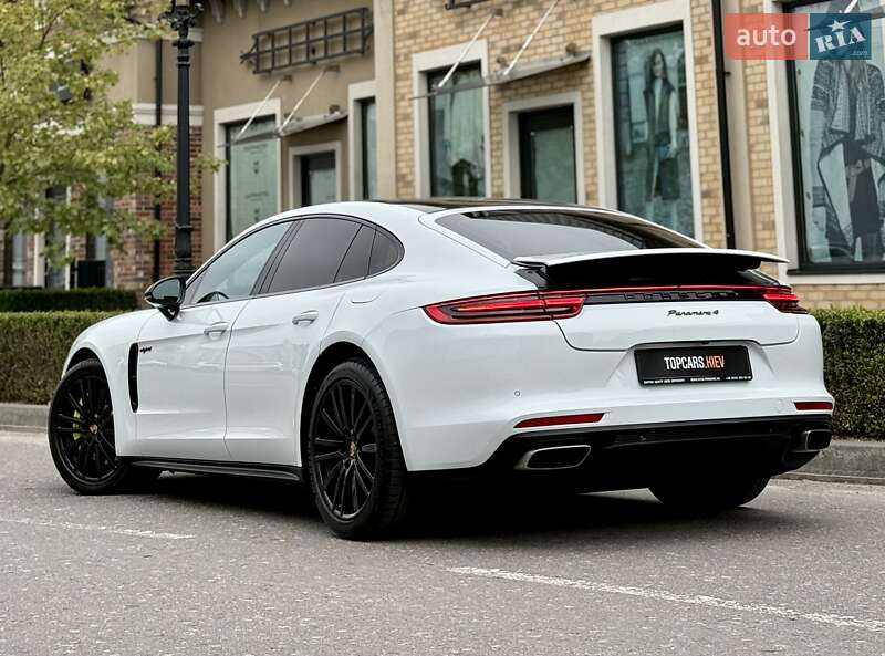 Фастбэк Porsche Panamera 2017 в Киеве фото 12 Фастбэк Porsche Panamera 2017 в Киеве