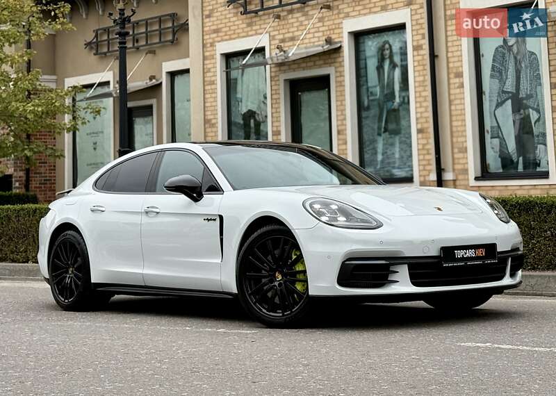 Фастбэк Porsche Panamera 2017 в Киеве фото 27 Фастбэк Porsche Panamera 2017 в Киеве