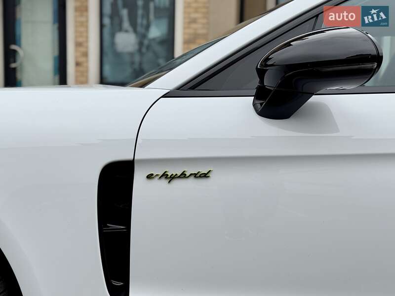 Фастбэк Porsche Panamera 2017 в Киеве фото 34 Фастбэк Porsche Panamera 2017 в Киеве