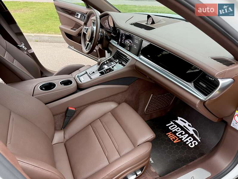 Фастбэк Porsche Panamera 2017 в Киеве фото 43 Фастбэк Porsche Panamera 2017 в Киеве