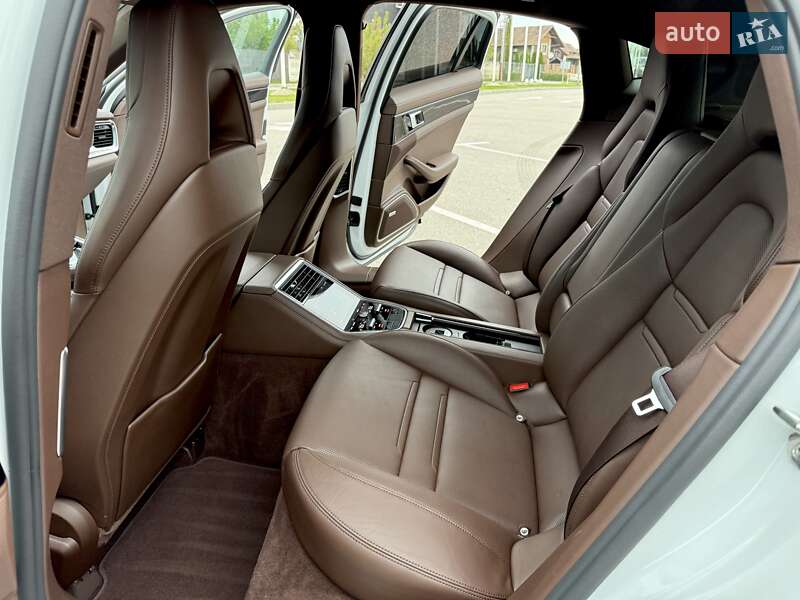 Фастбэк Porsche Panamera 2017 в Киеве фото 56 Фастбэк Porsche Panamera 2017 в Киеве