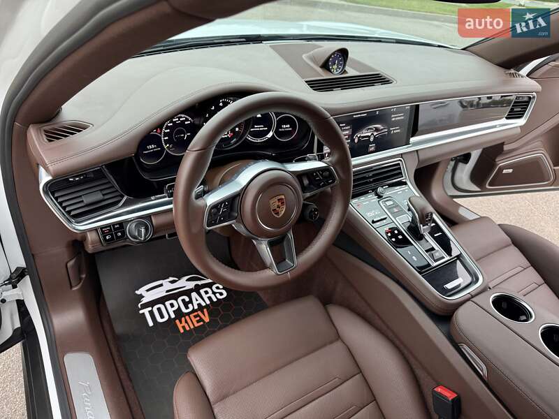 Фастбэк Porsche Panamera 2017 в Киеве фото 65 Фастбэк Porsche Panamera 2017 в Киеве