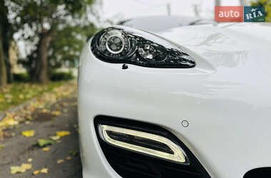 Фастбэк Porsche Panamera 2012 в 