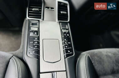 Фастбэк Porsche Panamera 2012 в 