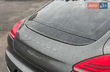 Фастбэк Porsche Panamera 2013 в 