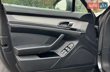 Фастбэк Porsche Panamera 2013 в 