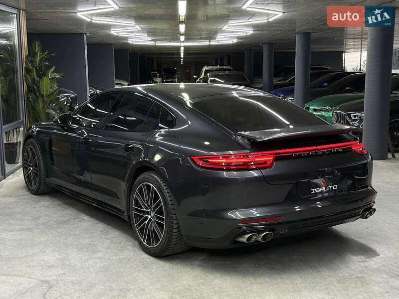 Фастбэк Porsche Panamera 2017 в Одессе