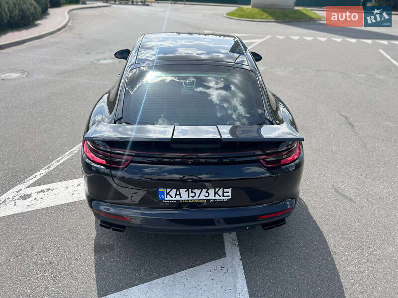 Фастбэк Porsche Panamera 2016 в Киеве