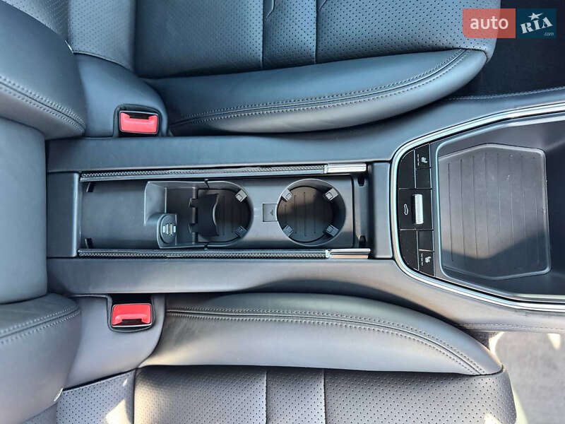 Фастбэк Porsche Panamera 2016 в Киеве