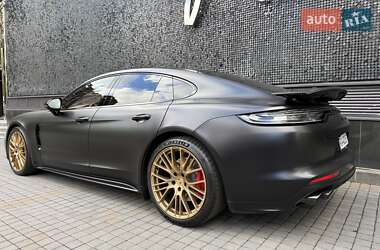 Фастбэк Porsche Panamera 2023 в 
