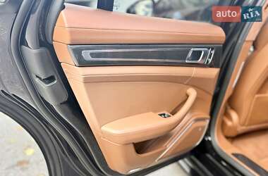 Фастбэк Porsche Panamera 2023 в 