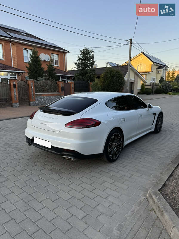 Фастбэк Porsche Panamera 2015 в Киеве фото 8 Фастбэк Porsche Panamera 2015 в Киеве