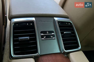 Фастбэк Porsche Panamera 2013 в 