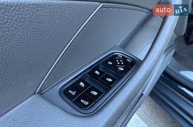 Фастбек Porsche Panamera 2018 в  фото 15 Фастбек Porsche Panamera 2018 в