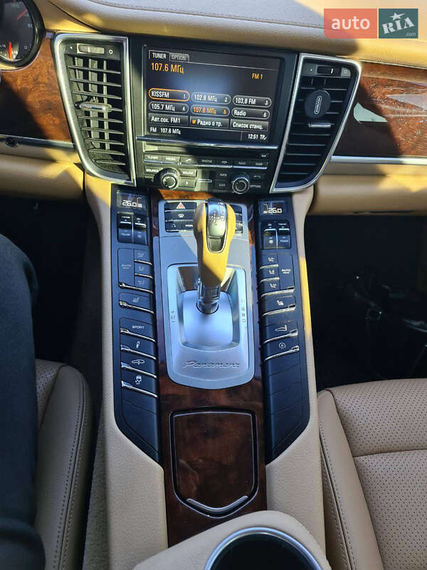 Фастбек Porsche Panamera 2012 в Білій Церкві