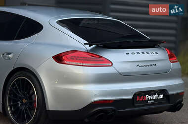 Фастбэк Porsche Panamera 2013 в 