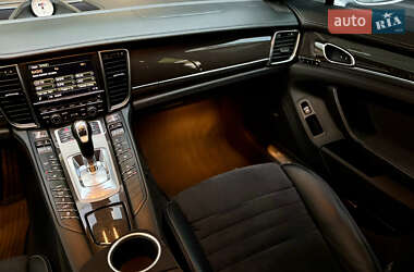Фастбэк Porsche Panamera 2013 в 