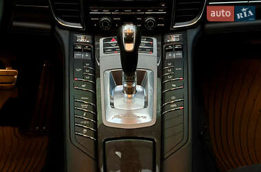 Фастбэк Porsche Panamera 2013 в 