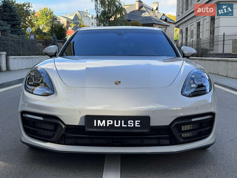 Фастбэк Porsche Panamera 2023 в Киеве
