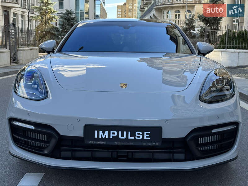 Фастбэк Porsche Panamera 2023 в Киеве