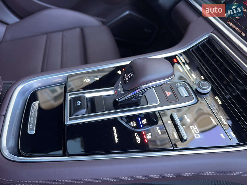 Фастбэк Porsche Panamera 2023 в Киеве