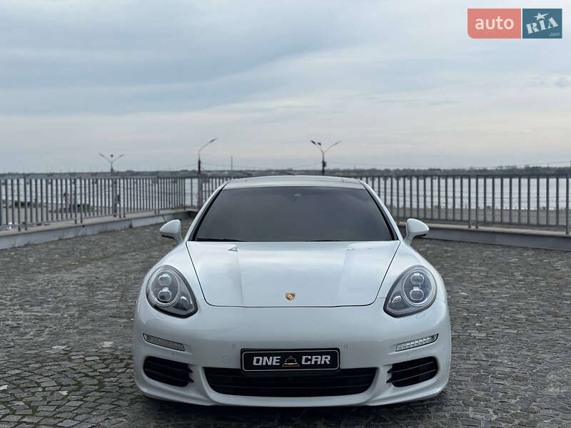 Фастбэк Porsche Panamera 2013 в Киеве фото 2 Фастбэк Porsche Panamera 2013 в Киеве
