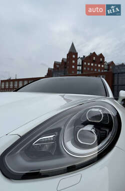 Фастбэк Porsche Panamera 2013 в 