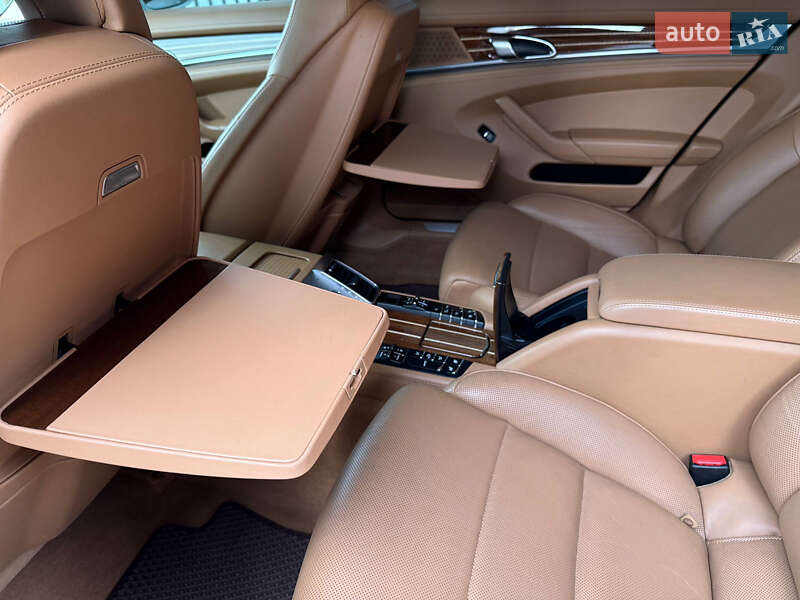 Фастбэк Porsche Panamera 2013 в Киеве фото 21 Фастбэк Porsche Panamera 2013 в Киеве