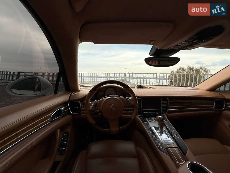 Фастбэк Porsche Panamera 2013 в Киеве фото 25 Фастбэк Porsche Panamera 2013 в Киеве
