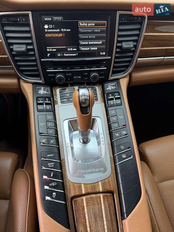 Фастбэк Porsche Panamera 2013 в Киеве фото 39 Фастбэк Porsche Panamera 2013 в Киеве