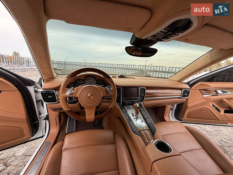 Фастбэк Porsche Panamera 2013 в Киеве фото 41 Фастбэк Porsche Panamera 2013 в Киеве