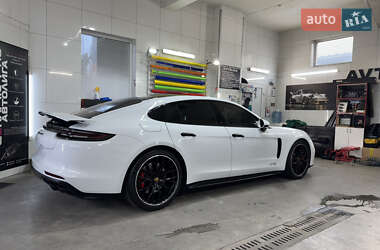 Фастбэк Porsche Panamera 2019 в 