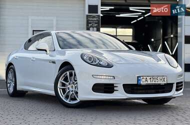 Фастбэк Porsche Panamera 2013 в Киеве
