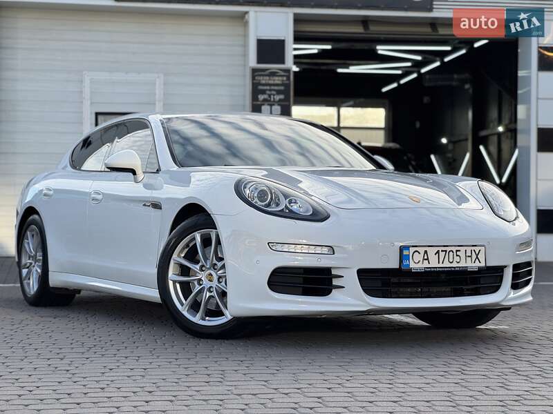 Фастбэк Porsche Panamera 2013 в Киеве