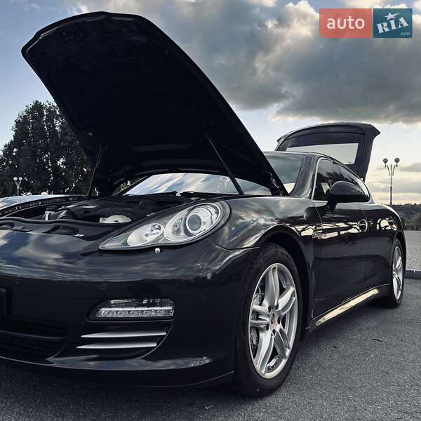 Фастбэк Porsche Panamera 2012 в Запорожье