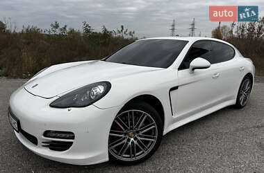 Фастбек Porsche Panamera 2010 в Харкові