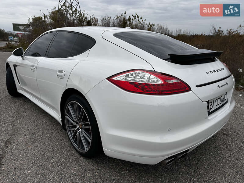 Фастбек Porsche Panamera 2010 в Харкові