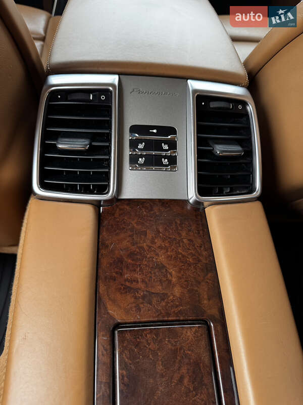 Фастбек Porsche Panamera 2010 в Харкові