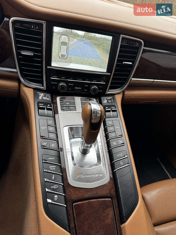 Фастбек Porsche Panamera 2010 в Харкові