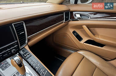 Фастбек Porsche Panamera 2010 в 