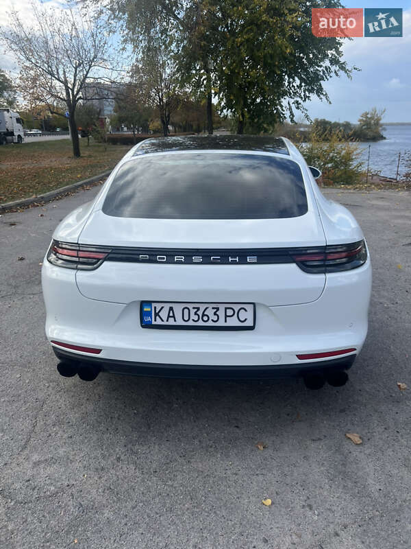 Фастбэк Porsche Panamera 2018 в Днепре