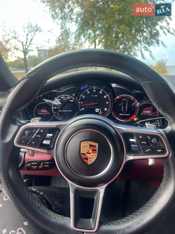 Фастбэк Porsche Panamera 2018 в Днепре